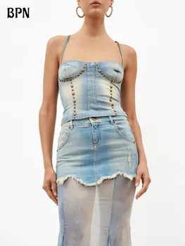 BPN, сексуальные женские джинсовые топы с открытой спиной, квадратный воротник, без рукавов, Градиентный лоскутный жилет с заклепками, Тонкая женская модная одежда