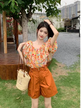 Корейская версия простой, свежий и нежный топ-рубашка с пузырчатым рукавом на одно плечо в цветочек, летняя с высокой талией и узкими широкими штанинами