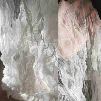 Оригинальная мелкопузырчатая текстура, сетчатая ткань, плиссированная под давлением, перспективная сетчатая ткань для платья, дизайнерская ткань ручной работы 