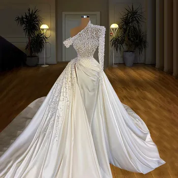 Роскошное свадебное платье Белого цвета, расшитое жемчугом, длина до пола, Русалка, Атласный шлейф на одно плечо, Элегантные платья невесты