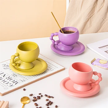 Керамическая чашка специальной формы в европейском стиле Ins с ручкой, простая кружка для дома, креативный Набор кофейных чашек и блюдец цвета Макарон