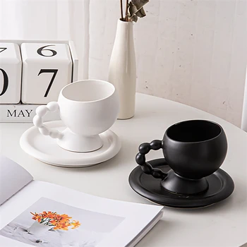 Керамическая чашка специальной формы в европейском стиле Ins с ручкой, простая кружка для дома, креативный Набор кофейных чашек и блюдец цвета Макарон
