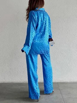 Стильный женский комплект для отдыха с леопардовым принтом, удобная рубашка на пуговицах и широкие брюки для уличной одежды или пижамы