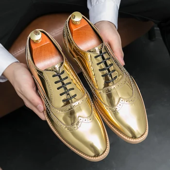 Весенняя золотистая блестящая мужская кожаная обувь Модная дизайнерская обувь в стиле барокко Для вечеринок и ночных клубов Дизайнерская повседневная обувь на плоской подошве с мягкой подошвой