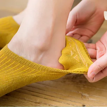 Женские нескользящие силиконовые Невидимые хлопчатобумажные носки, тапочки в японском стиле, однотонные дышащие полосатые носки-лодочки Calcetines